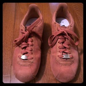 Women’s Nike sneakers.